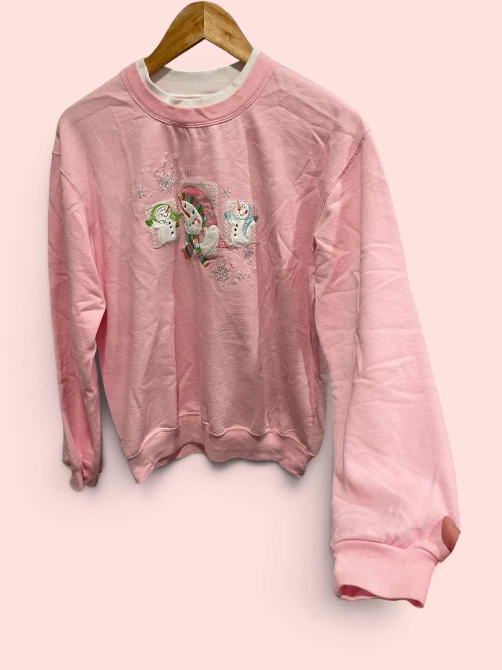 Cute pink cottagecore snowman appliqué double neck sweatshirt holiday winter 90s